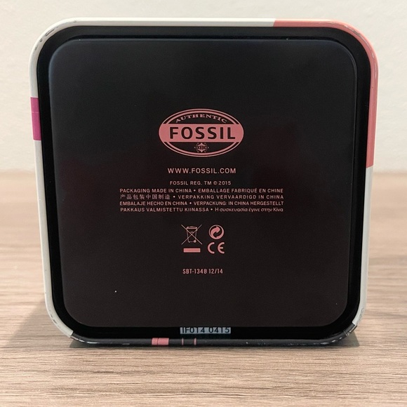 Women’s Fossil Watch - Elegant or Everyday Wear - Picture 6 of 6